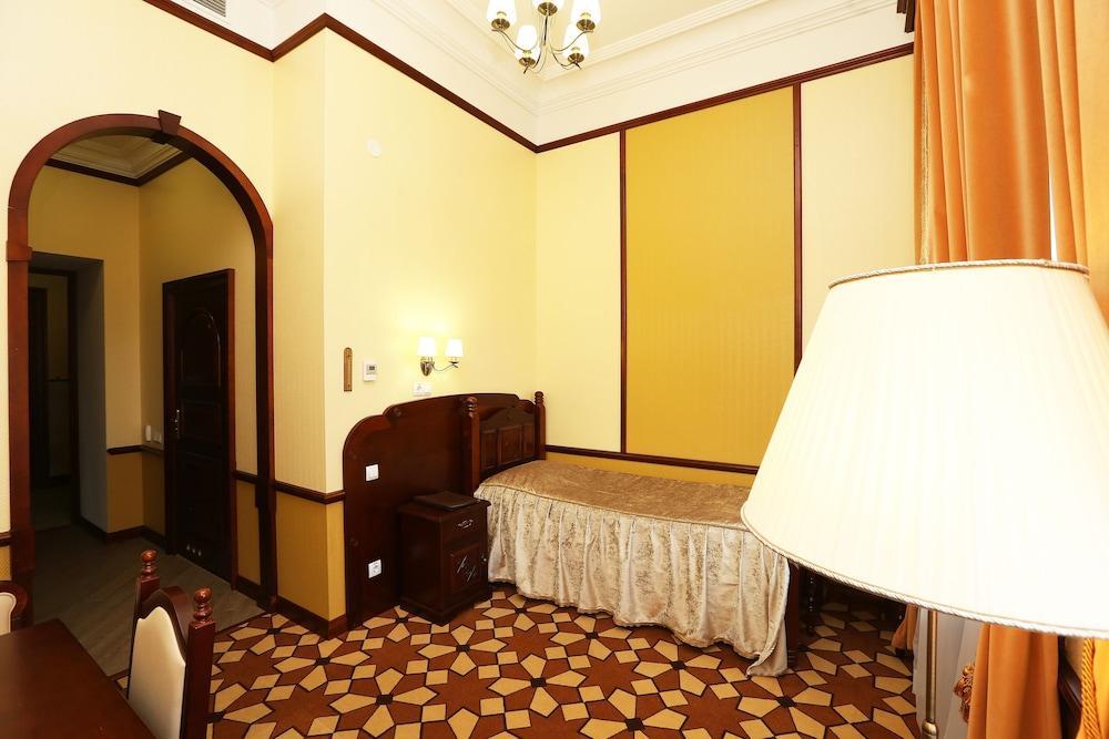Garni Hotel มินสก์ ภายนอก รูปภาพ